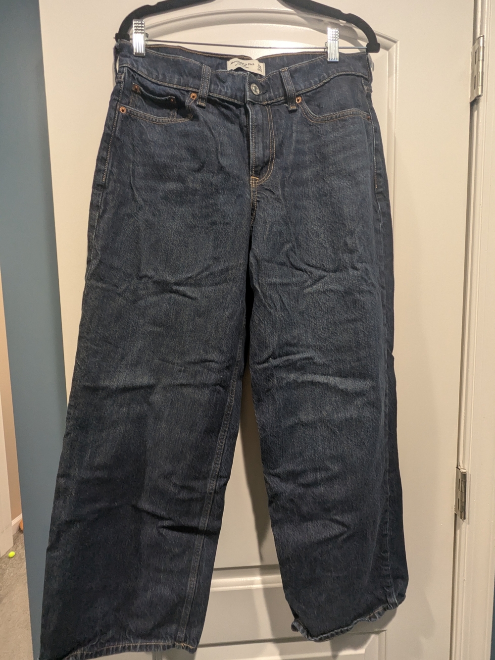 Abercrombie & Fitch Relaxed Dark Blue Jeans